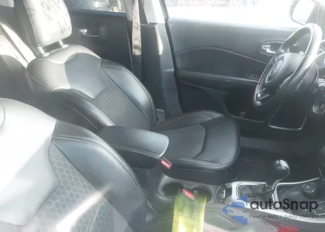 2019 Jeep Compass Latitude 4X4 from USA, damaged, VIN 3C4NJDBB9KT792096